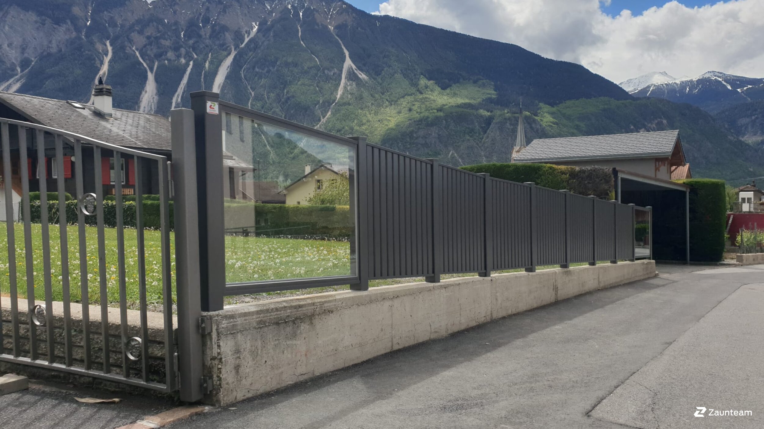 Aluzaun aus dem 2020 in 3970 Salgesch Schweiz von Zaunteam Wallis / Swissclôture Valais.