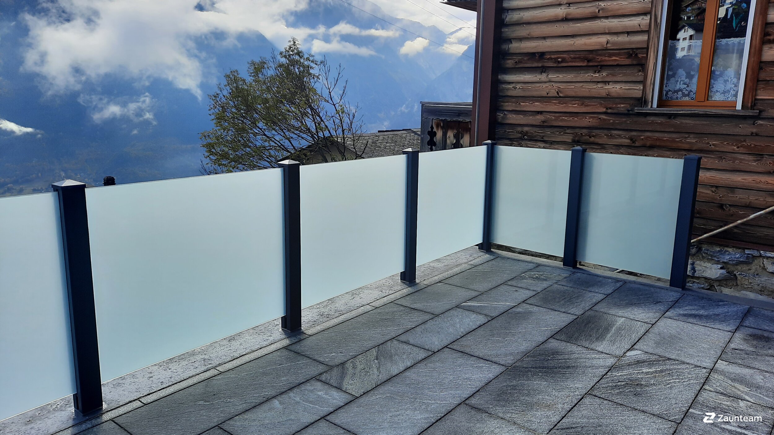 Geländer und Handläufe aus dem 2020 in 3956 Guttet Schweiz von Zaunteam Wallis / Swissclôture Valais.