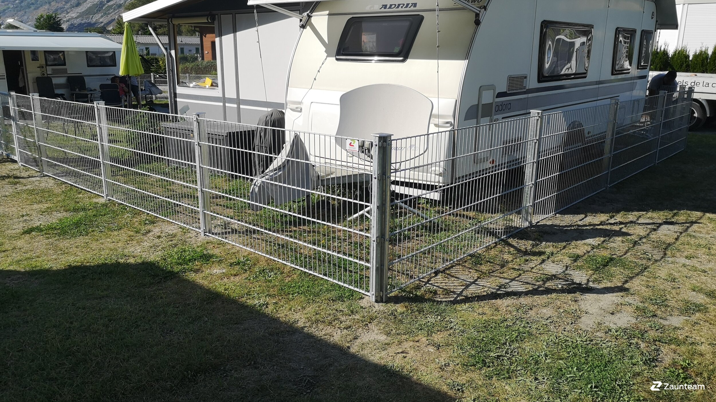 Clôture en panneau double fil de 2020 à 3942 Raron Suisse de Zaunteam Wallis / Swissclôture Valais.