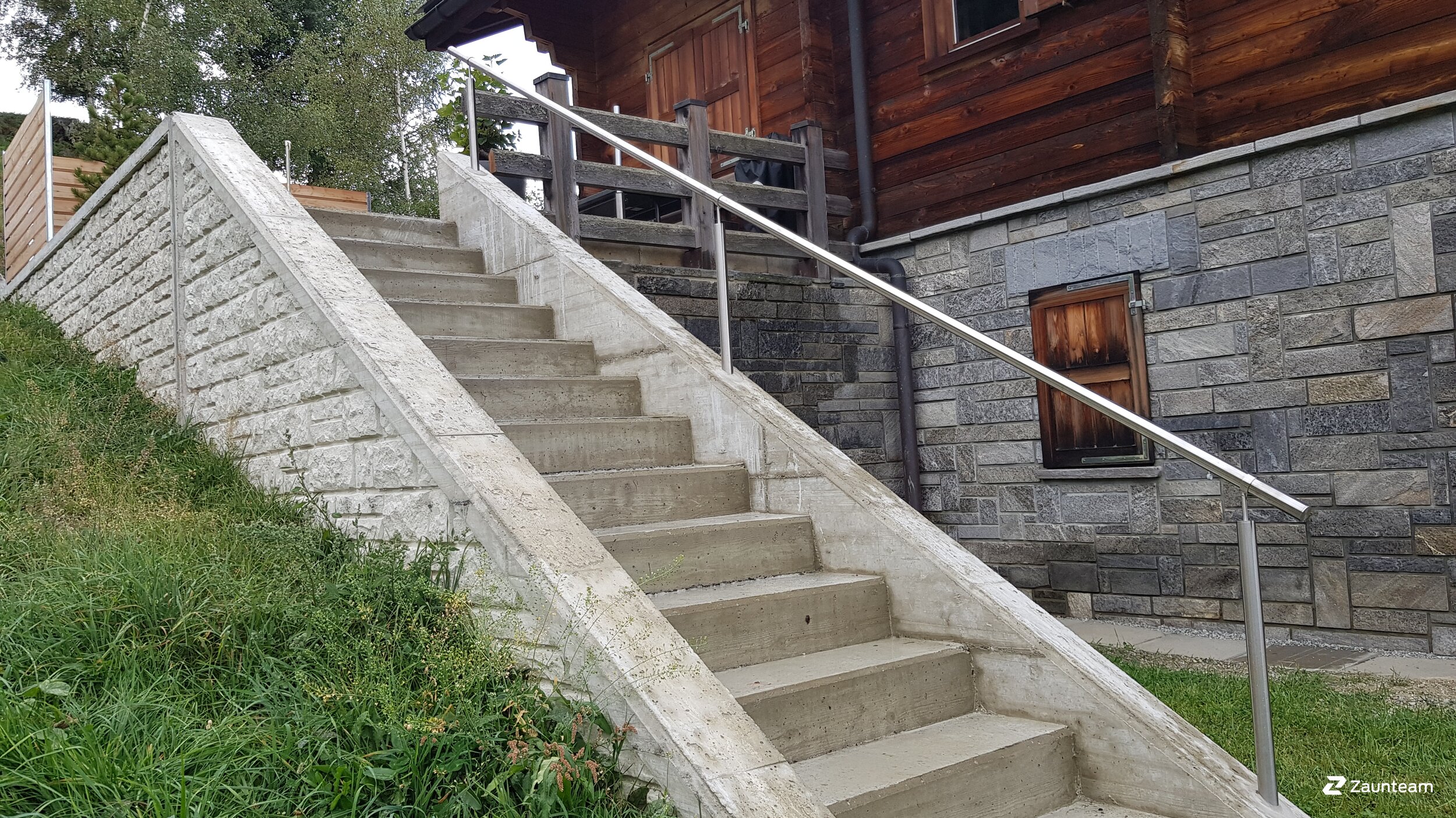 Geländer und Handläufe aus dem 2020 in 3933 Staldenried Schweiz von Zaunteam Wallis / Swissclôture Valais.
