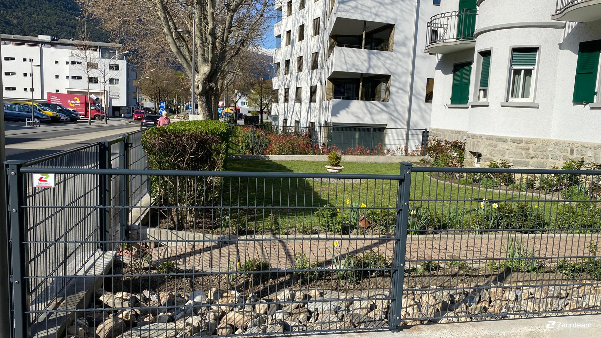 Doppelstabmattenzaun aus dem 2021 in 3902 Glis Schweiz von Zaunteam Wallis / Swissclôture Valais.