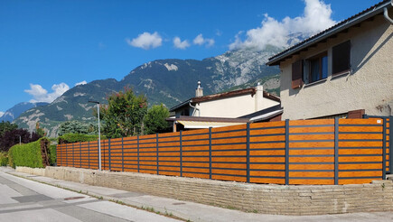 Aluminium Sichtschutz aus dem 2022 in 1963 Vétroz Schweiz von Zaunteam Wallis / Swissclôture Valais.
