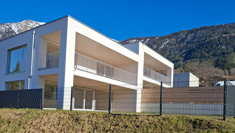 Doppelstabmattenzaun aus dem 2025 in 3911 Ried-Brig Schweiz von Zaunteam Wallis / Swissclôture Valais.