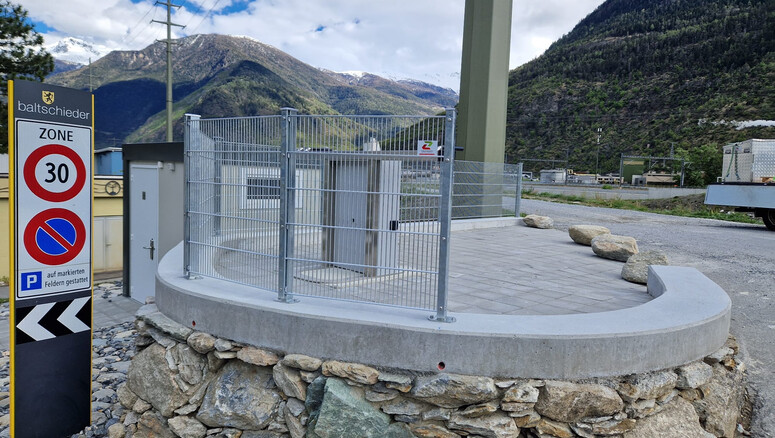 Doppelstabmattenzaun aus dem 2025 in 3937 Baltschieder Schweiz von Zaunteam Wallis / Swissclôture Valais.