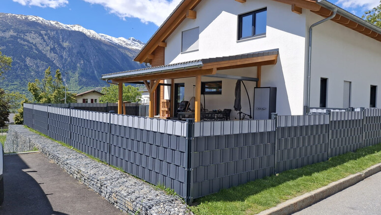Flecht Sichtschutz aus dem 2025 in 3911 Ried-Brig Schweiz von Zaunteam Wallis / Swissclôture Valais.