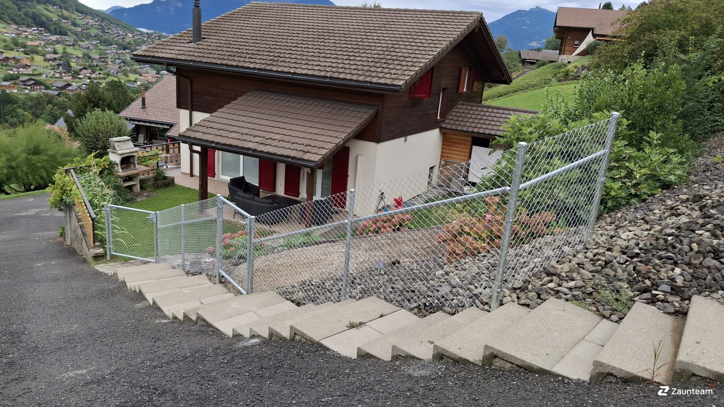 Maschendrahtzaun aus dem 2025 in 1872 Troistorrents Schweiz von Zaunteam Wallis / Swissclôture Valais.