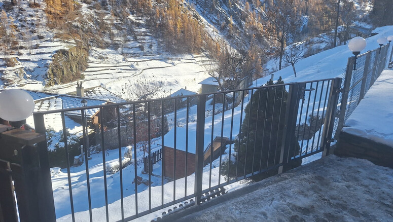 Geländer und Handläufe aus dem 2025 in 3922 Eisten Schweiz von Zaunteam Wallis / Swissclôture Valais.