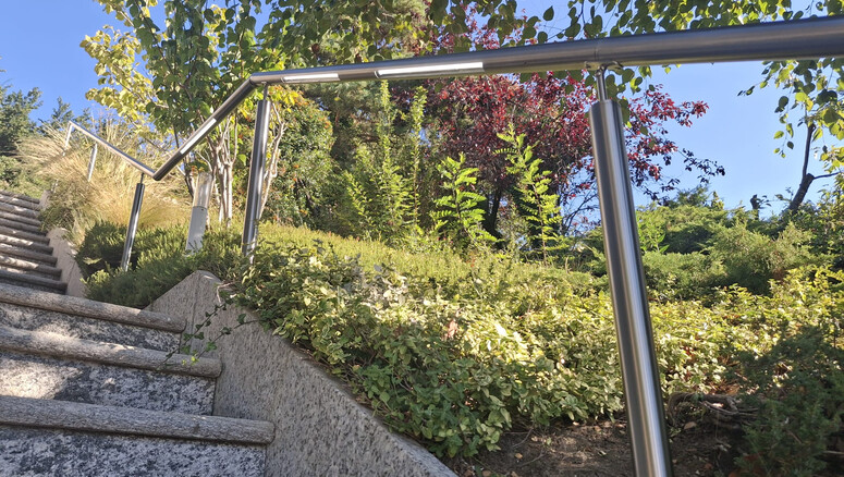 Geländer und Handläufe aus dem 2025 in 3960 Sierre Schweiz von Zaunteam Wallis / Swissclôture Valais.