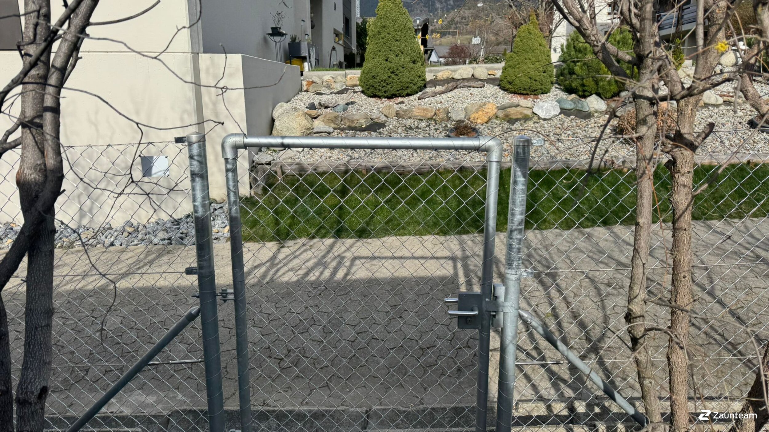 Portes et Passantes de 2026 à 3911 Ried-Brig Suisse de Zaunteam Wallis / Swissclôture Valais.