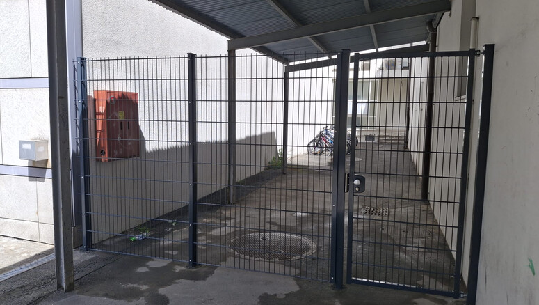 Clôture en panneau double fil de 2026 à 3930 Visp Suisse de Zaunteam Wallis / Swissclôture Valais.