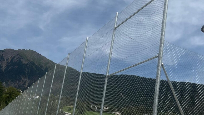 Ballfangzaun aus dem 2026 in 3900 Brig Schweiz von Zaunteam Wallis / Swissclôture Valais.
