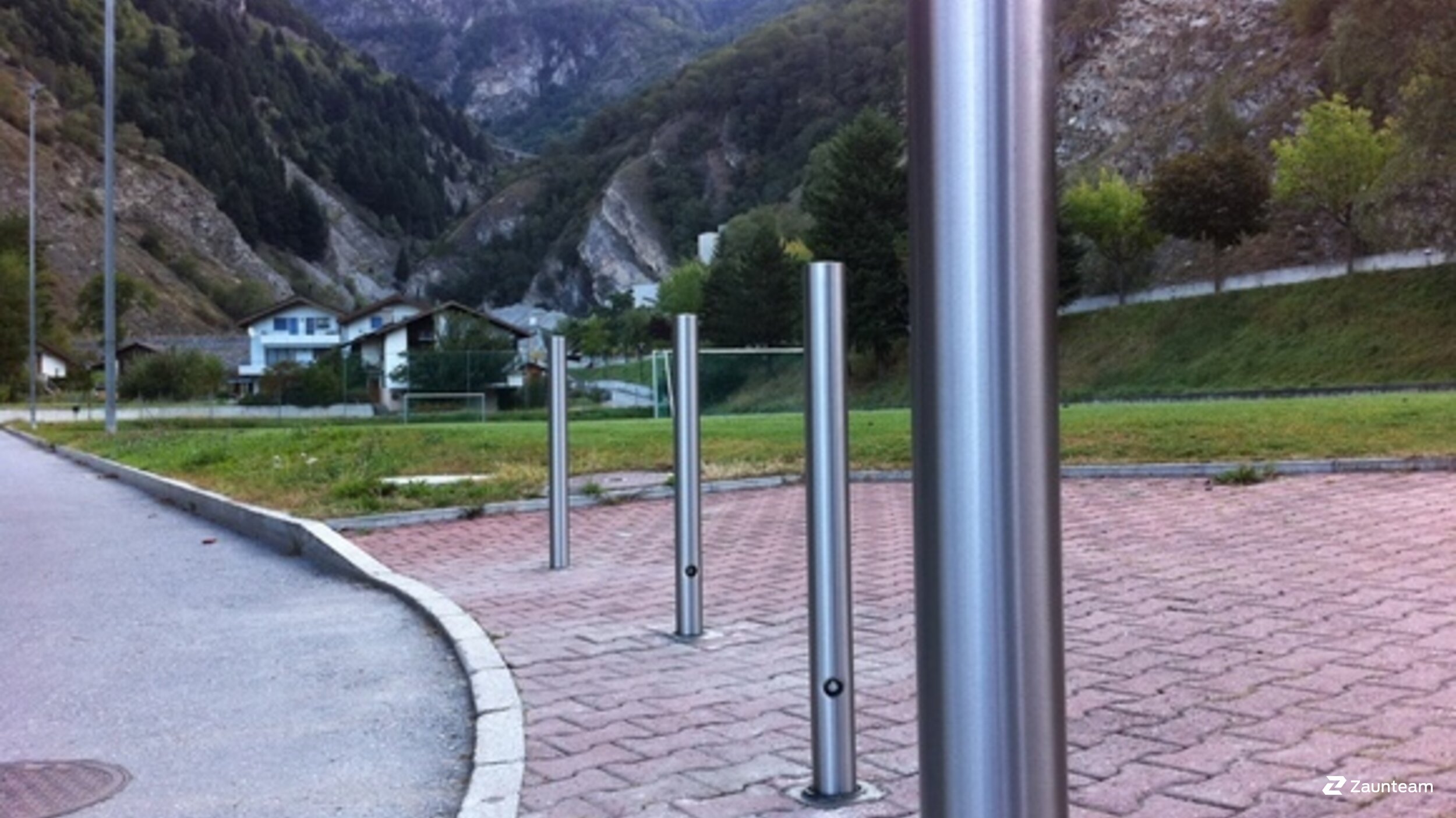 Barrière de 2016 à 3937 Baltschieder Suisse de Zaunteam Wallis / Swissclôture Valais.