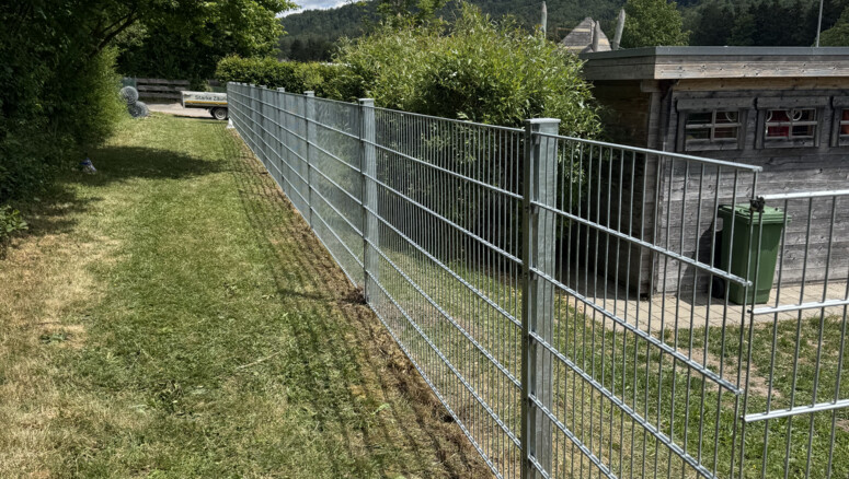 Doppelstabmattenzaun aus dem 2026 in 72172 Bergfelden Deutschland von Zaunteam Lkr. Rottweil.