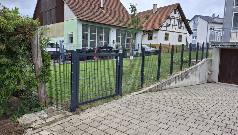 Doppelstabmattenzaun aus dem 2026 in 78355 Hohenfels Deutschland von Zaunteam Obere Donau-Bodensee.