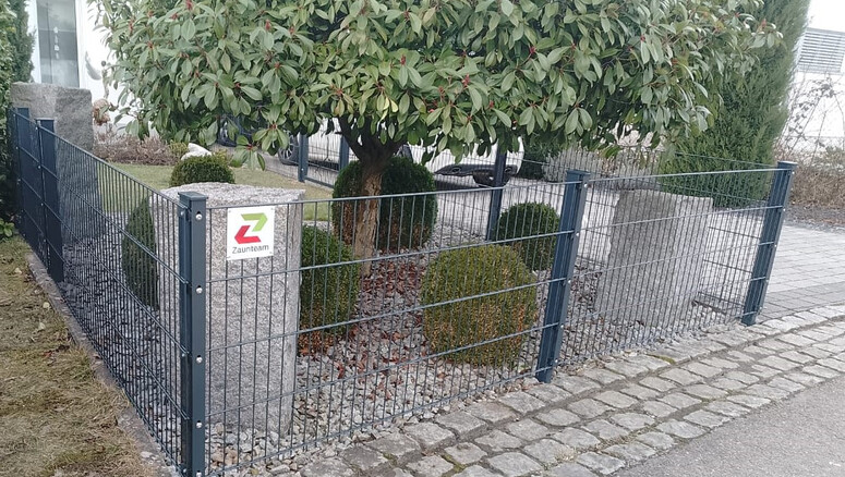 Clôture en panneau double fil de 2025 à 89233 Neu Ulm  Allemagne de Zaunteam Ulm.
