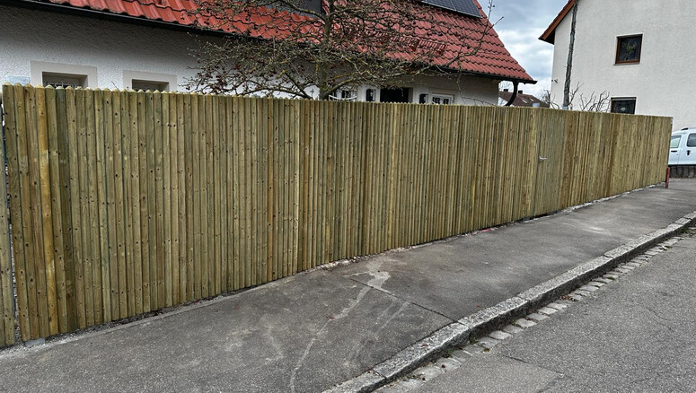 Holz Sichtschutz aus dem 2025 in 89073 Ulm Deutschland von Zaunteam Ulm.