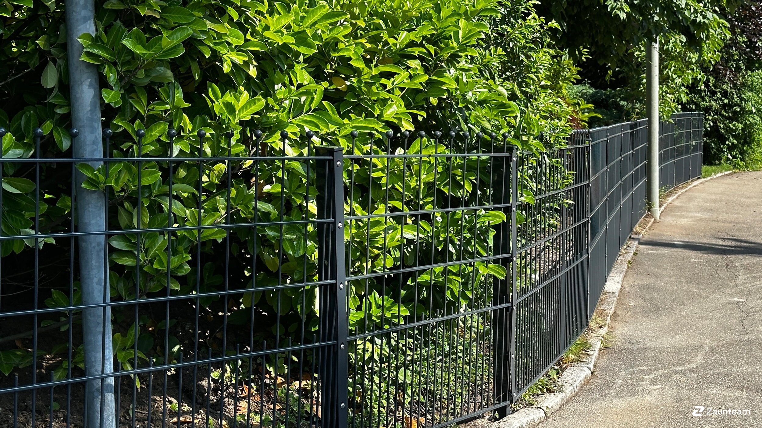 Deko-Doppelstabmattenzaun aus dem 2025 in 73347 Mühlhausen Deutschland von Zaunteam Ulm.