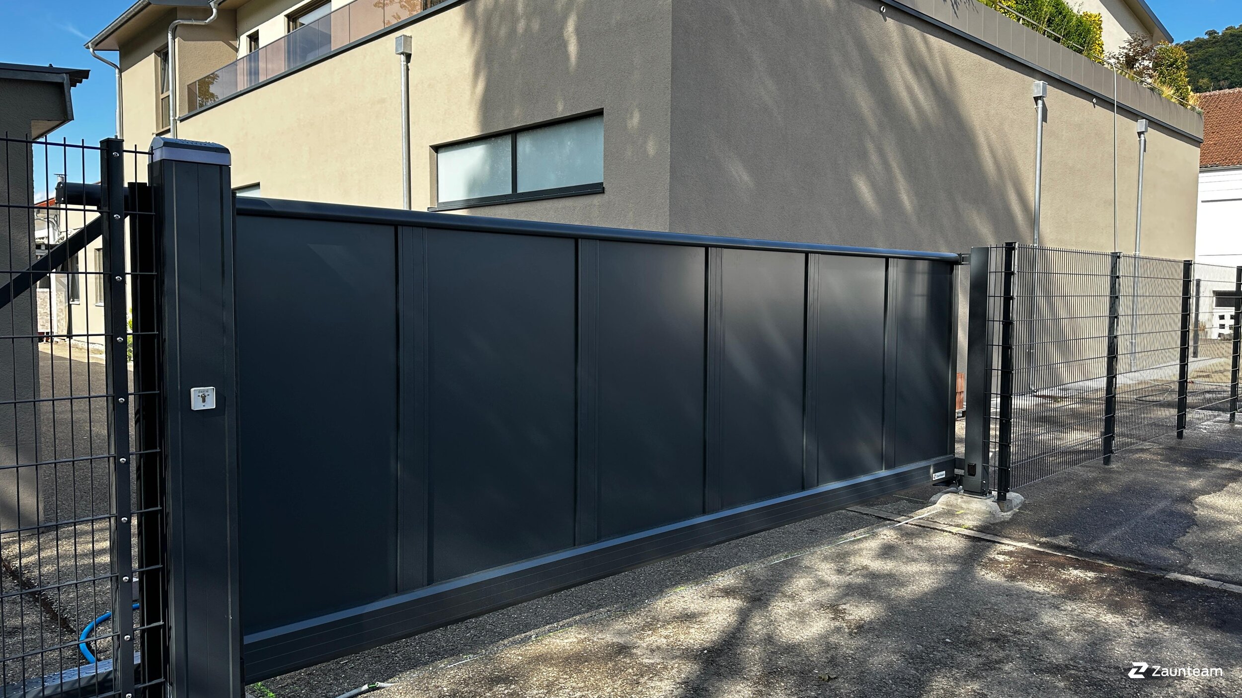 Portails automatiques de 2025 à 73347 Oberkochen  Allemagne de Zaunteam Ulm.