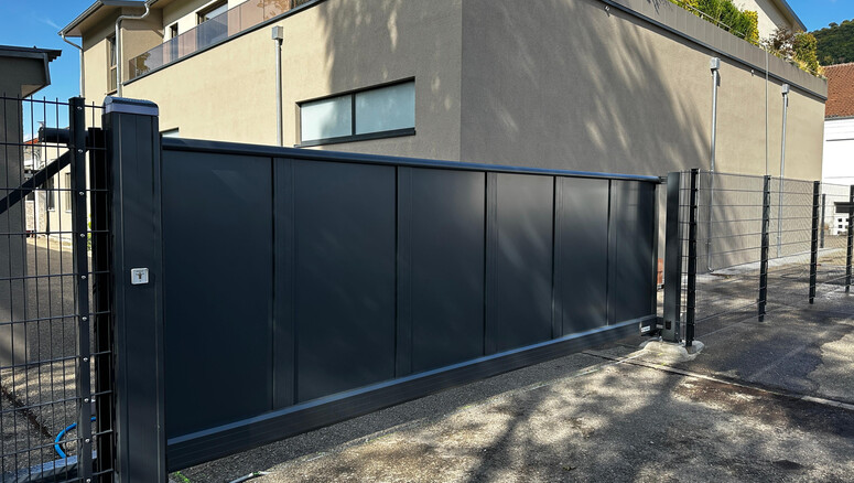 Portails automatiques de 2025 à 73347 Oberkochen  Allemagne de Zaunteam Ulm.