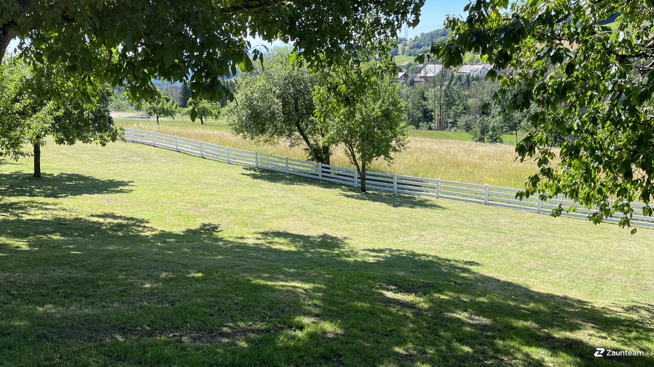 Clôture d'enclos de 2022 à 79809 Weilheim Allemagne de Zaunteam Granacher.