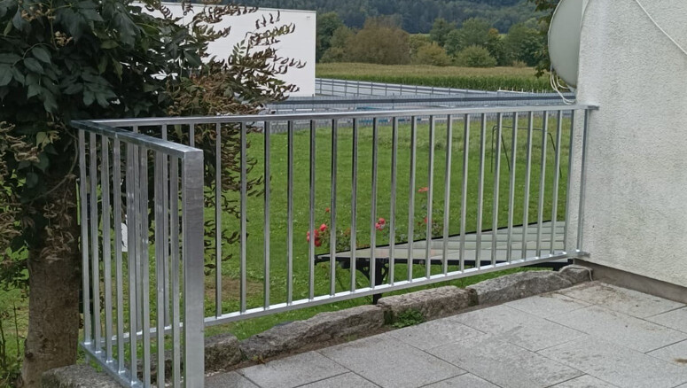 Geländer und Handläufe aus dem 2025 in 79771 Klettgau Deutschland von Zaunteam Granacher.