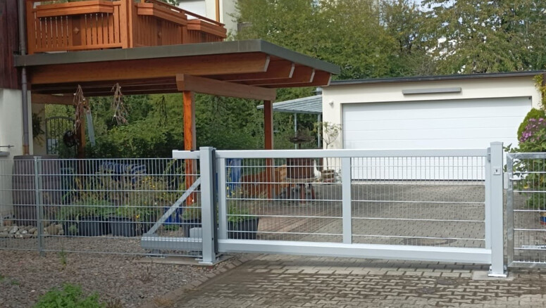 Automatische Tore aus dem 2025 in 79761 Waldshut-Tiengen Deutschland von Zaunteam Granacher.