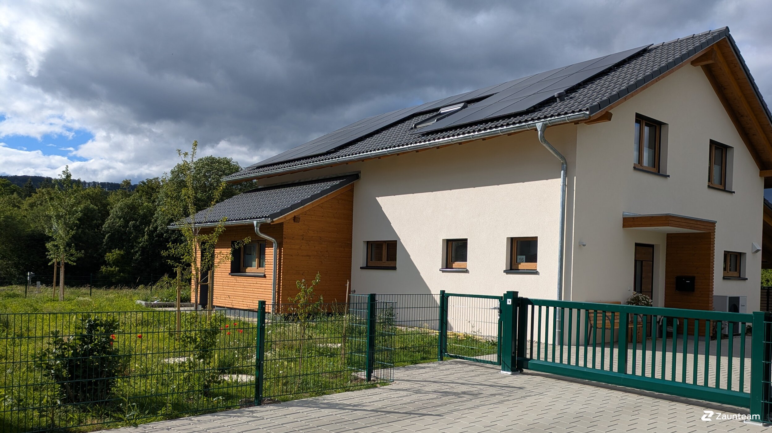 Automatische Tore aus dem 2026 in 79787 Lauchringen Deutschland von Zaunteam Granacher.