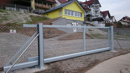 Automatische Tore aus dem 2016 in 79790 Küssaberg Deutschland von Zaunteam Granacher.