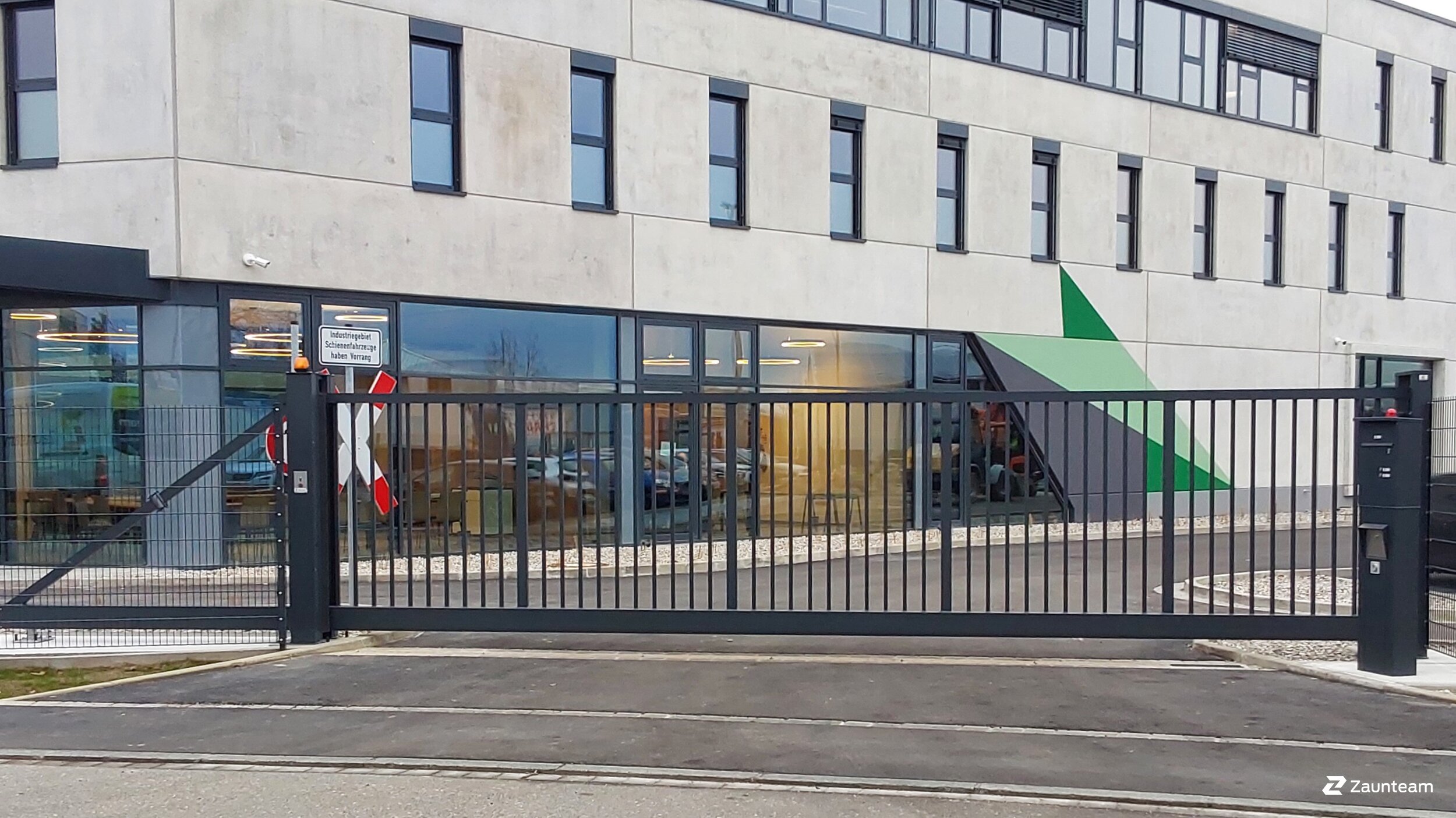 Automatische Tore aus dem 2024 in 86899 Landsberg Deutschland von Zaunteam Ammersee.