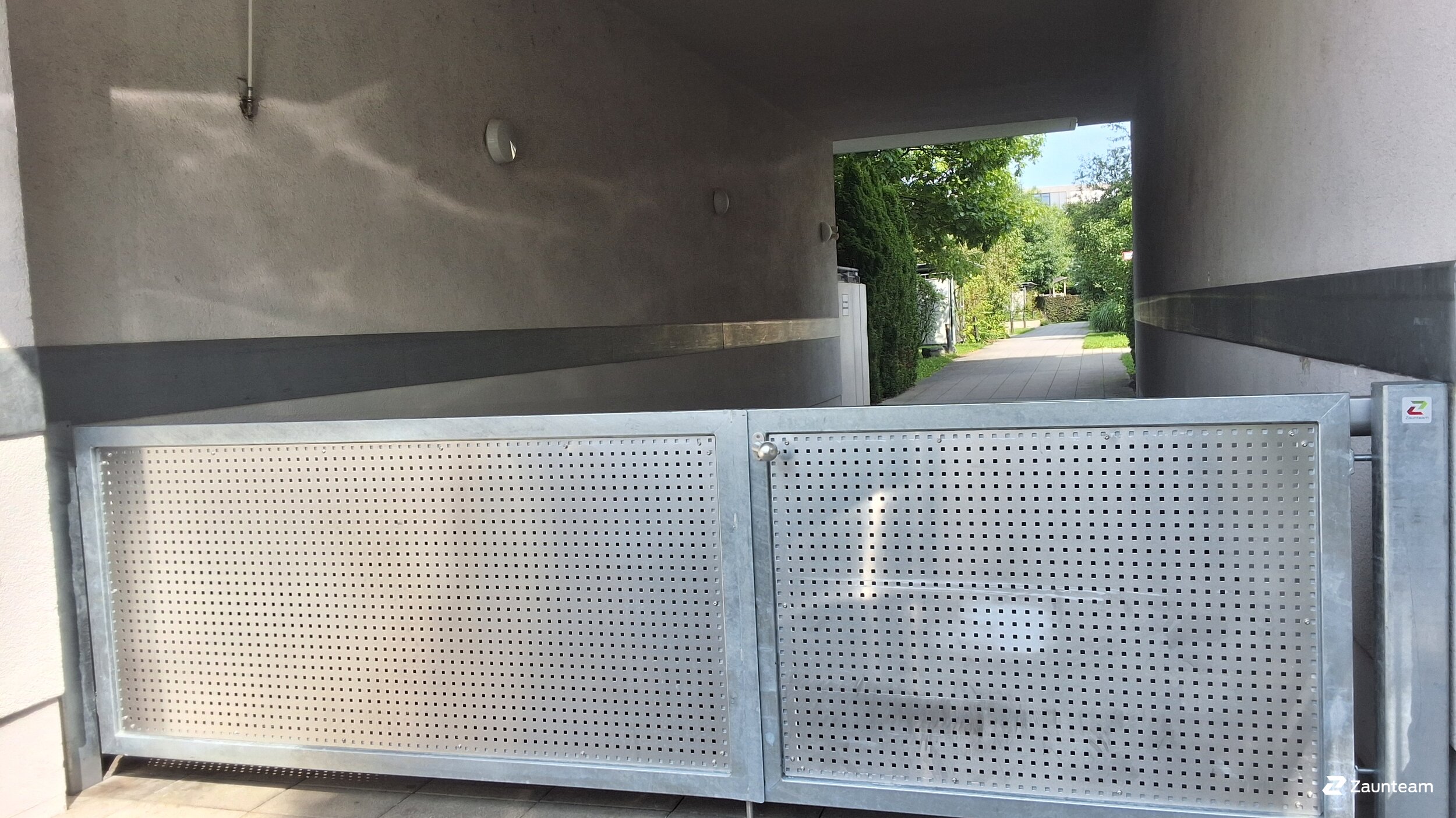 Portes et Passantes de 2025 à 80689 München Allemagne de Zaunteam Ammersee.