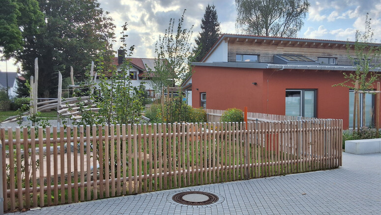 Palisadenzaun aus dem 2026 in 86928 Hofstetten Deutschland von Zaunteam Ammersee.