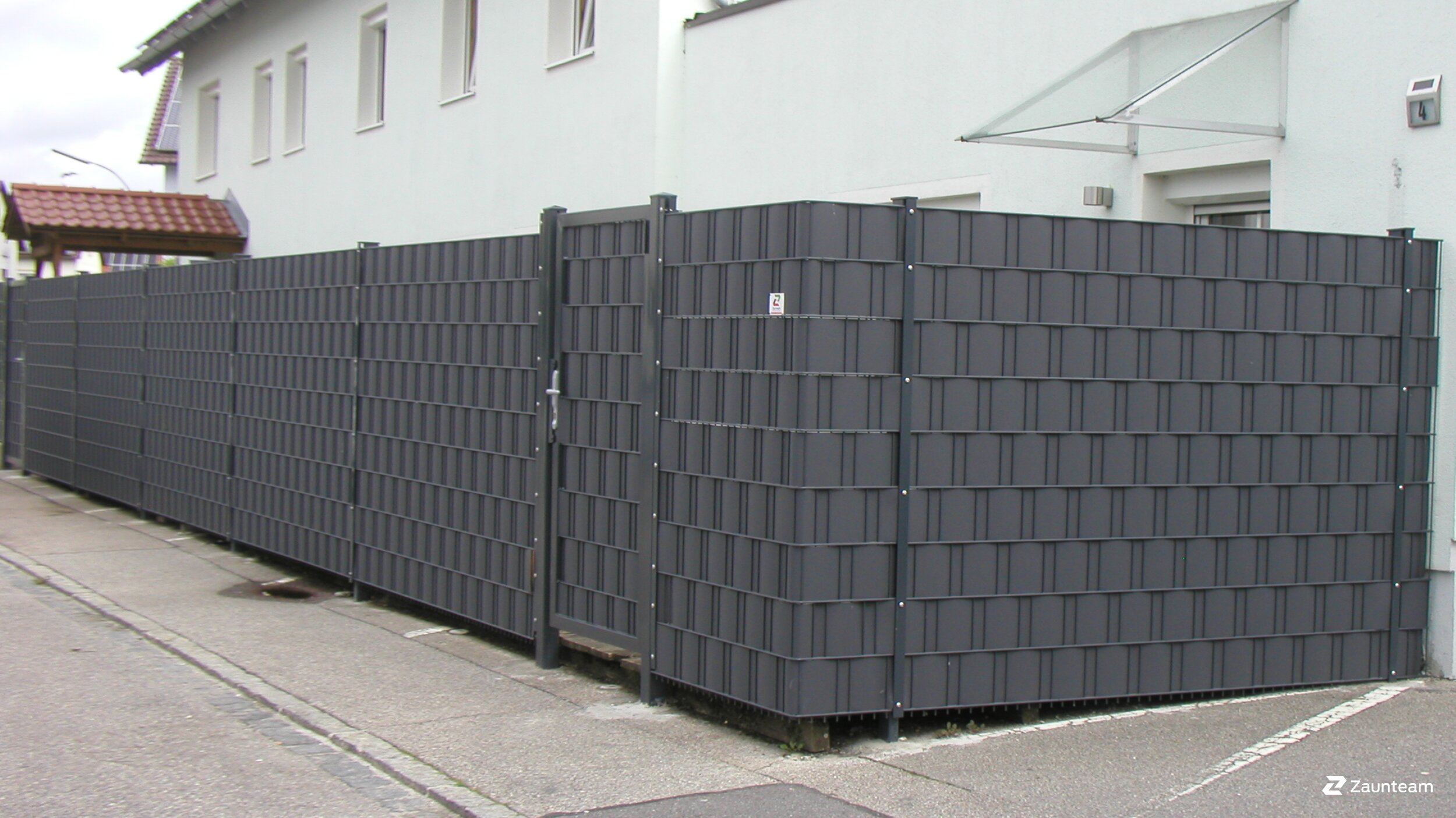 Protection brise-vue en tressage de 2016 à 84130 Dingolfing Allemagne de Franchise AG.