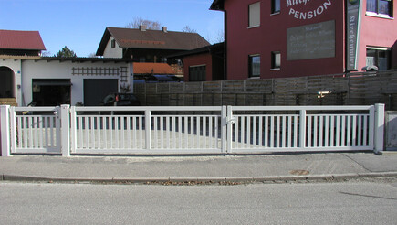 Aluzaun aus dem 2016 in 84100 Niederaichbach Deutschland von Franchise AG.