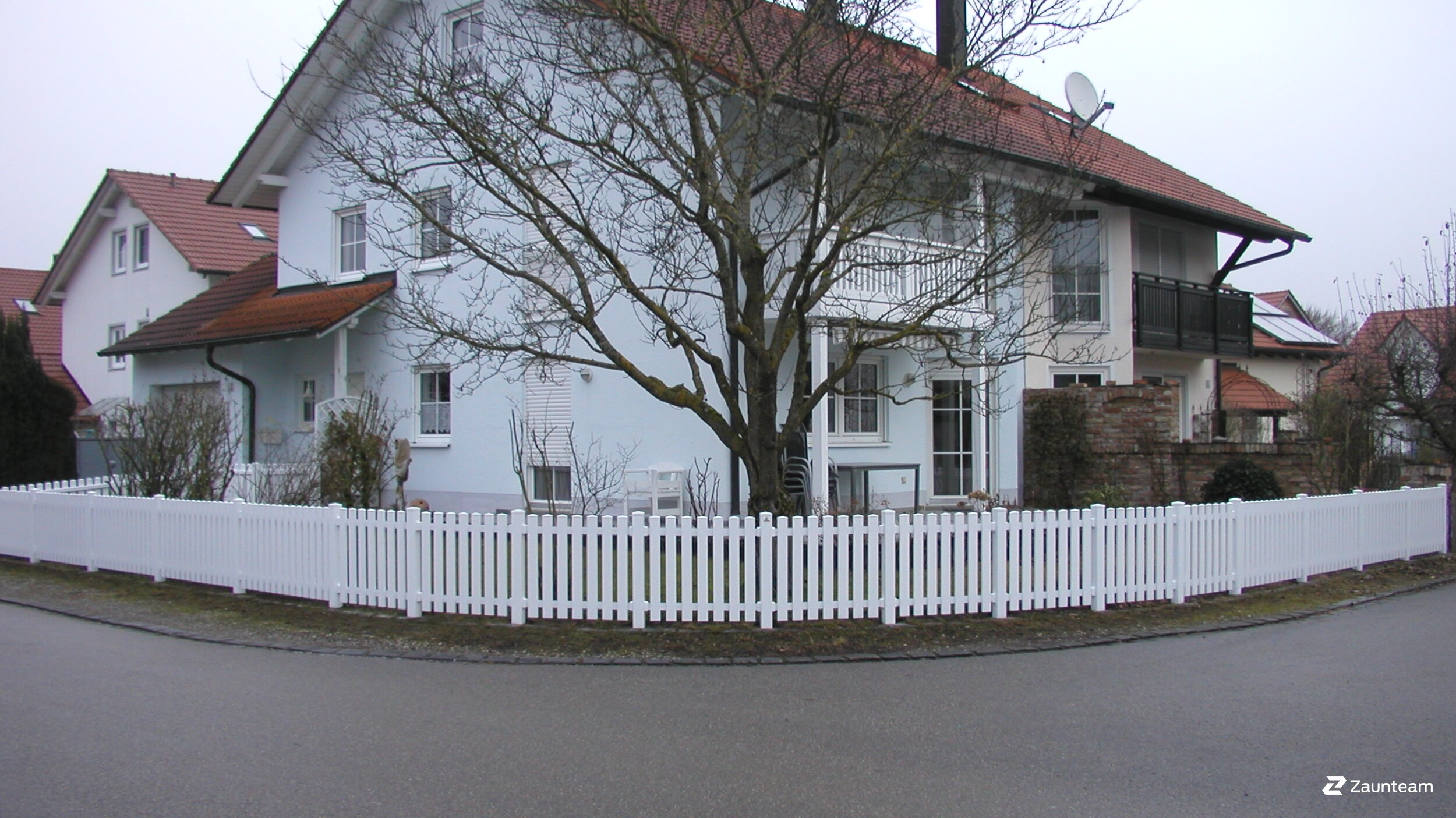 Kunststoff Zaun aus dem 2016 in 85465 Langenpreising Deutschland von Franchise AG.