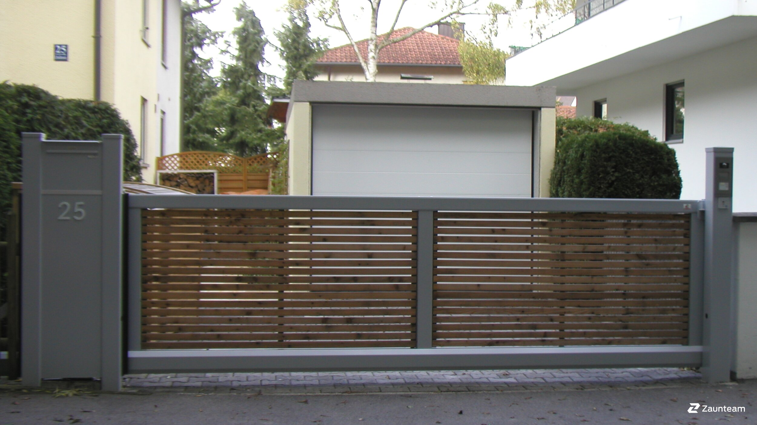 Automatische Tore aus dem 2016 in 80939 München Deutschland von Zaunteam Landshut.