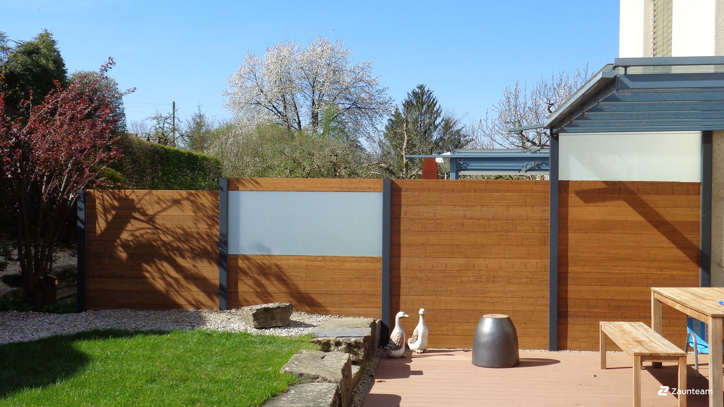 Protection brise-vue en aluminium de 2016 à 4900 Langenthal Suisse de Zaunteam Mittelland GmbH.