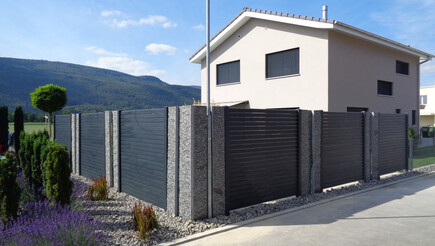 Aluminium Sichtschutz aus dem 2018 in 4703 Kestenholz Schweiz von Zaunteam Mittelland GmbH.
