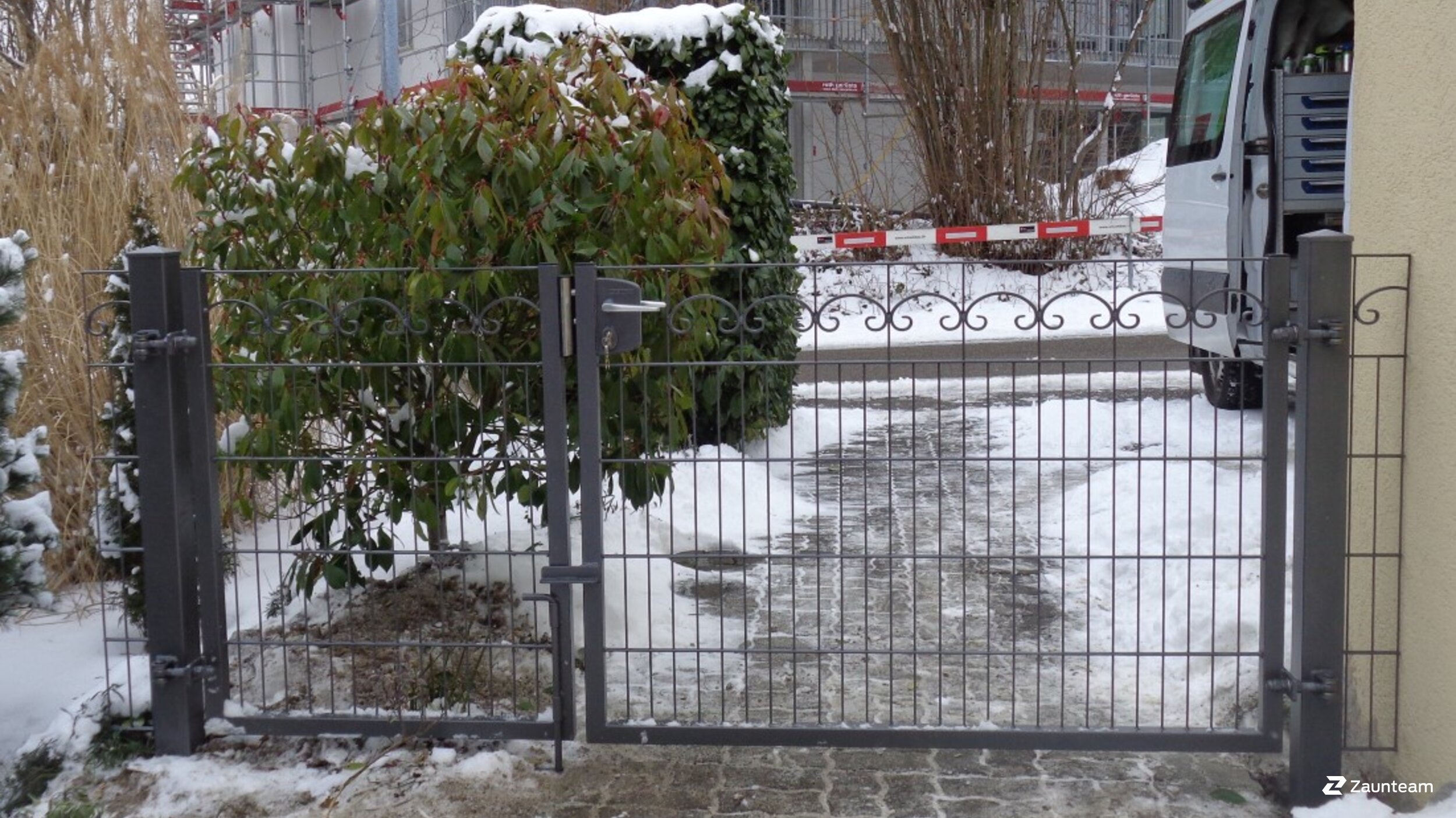 Deko-Doppelstabmattenzaun aus dem 2018 in 4922 Bützberg Schweiz von Zaunteam Mittelland GmbH.