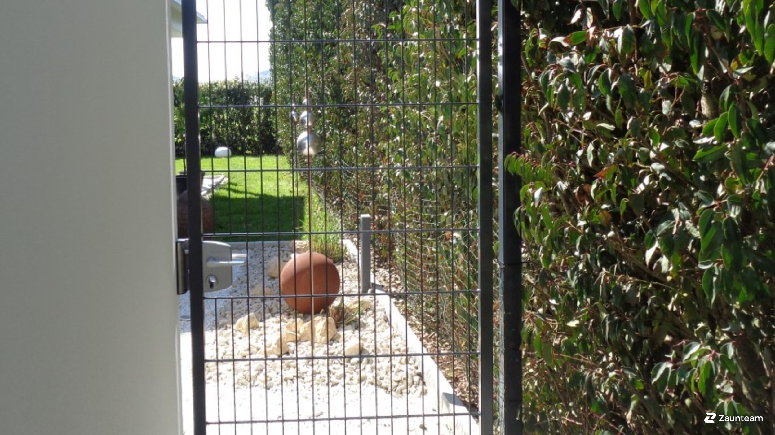 Doppelstabmattenzaun aus dem 2018 in 4625 Oberbuchsiten Schweiz von Zaunteam Mittelland GmbH.