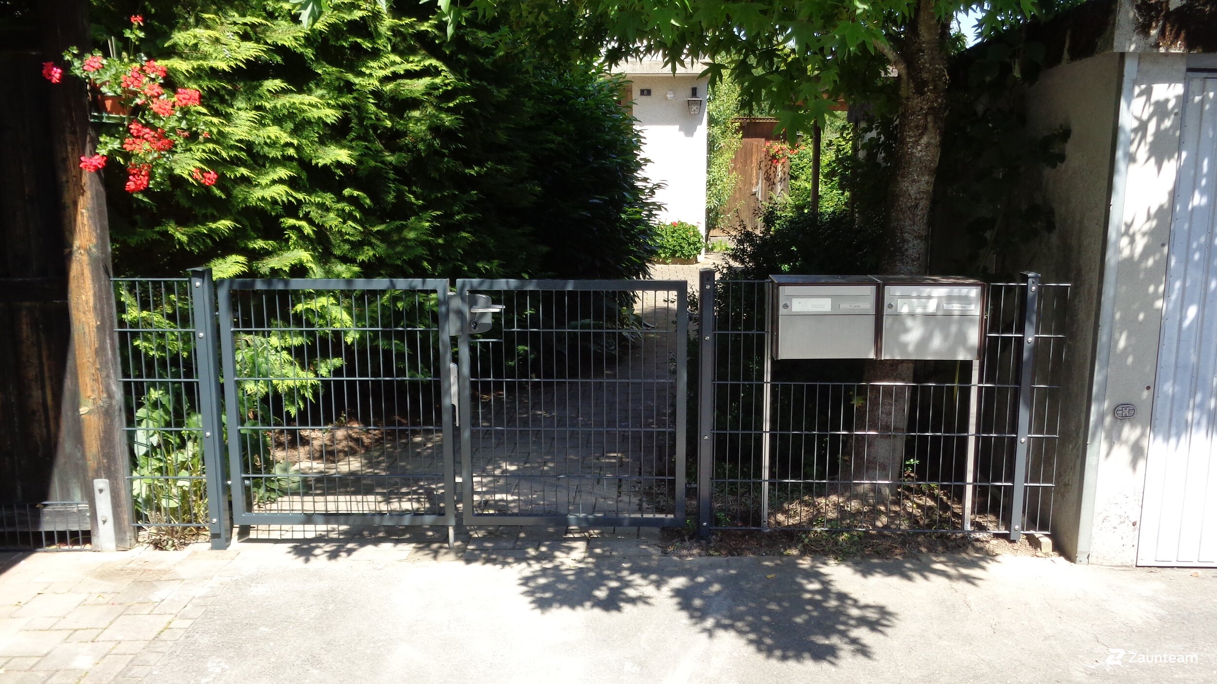 Doppelstabmattenzaun aus dem 2016 in 4900 Langenthal Schweiz von Zaunteam Mittelland GmbH.