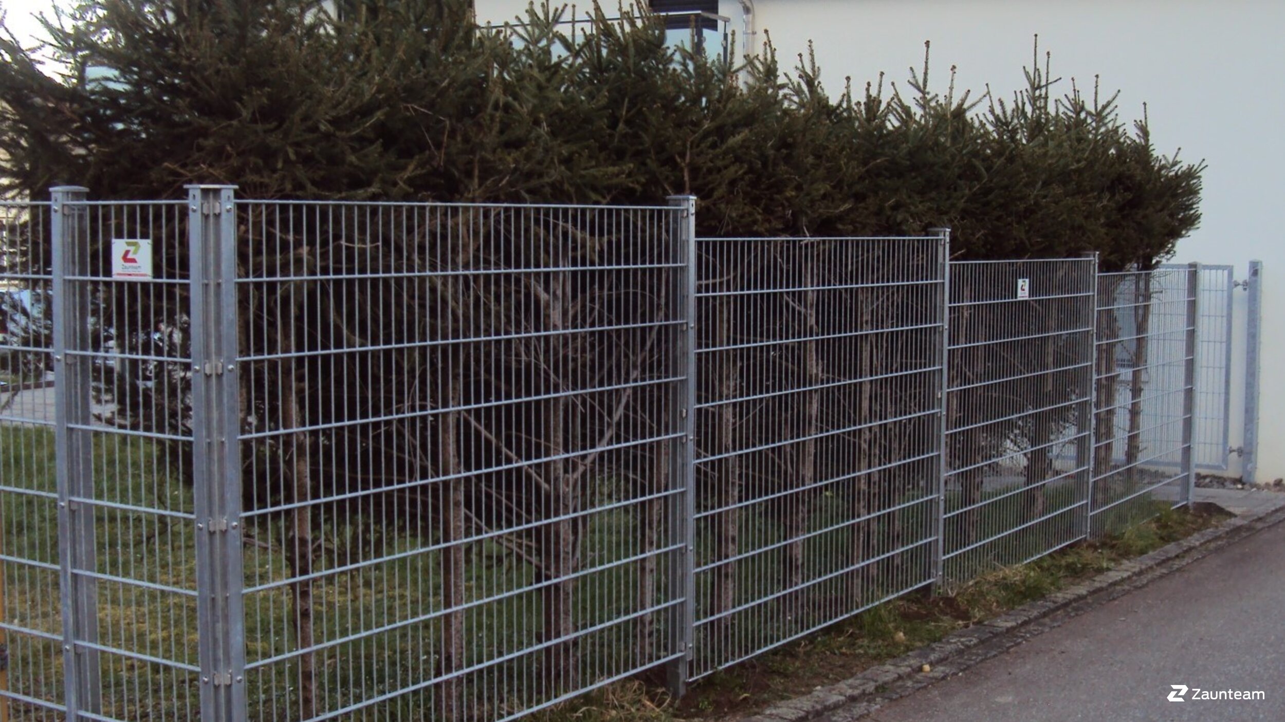 Doppelstabmattenzaun aus dem 2019 in 4625 Oberbuchsiten Schweiz von Zaunteam Mittelland GmbH.