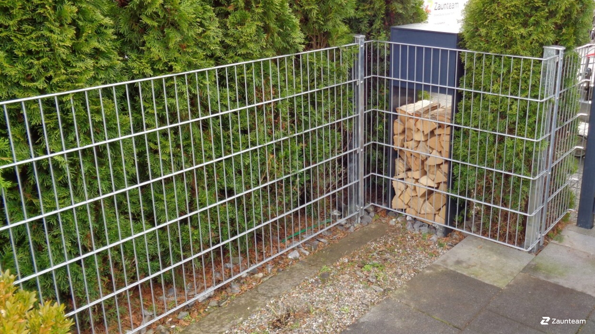 Doppelstabmattenzaun aus dem 2018 in 3324 Hindelbank Schweiz von Zaunteam Mittelland GmbH.