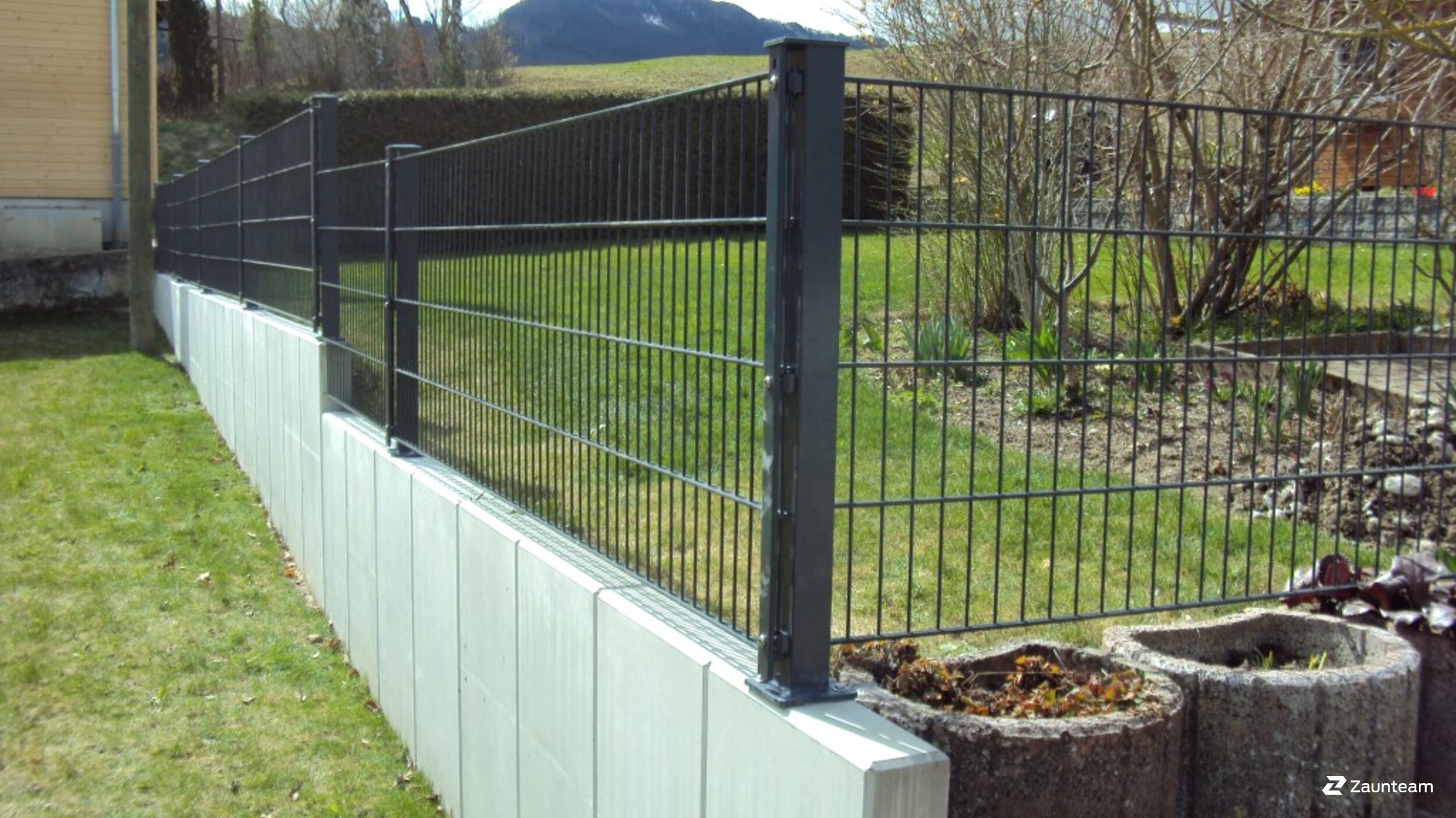 Clôture en panneau double fil de 2018 à 4714 Aedermannsdorf Suisse de Zaunteam Mittelland GmbH.