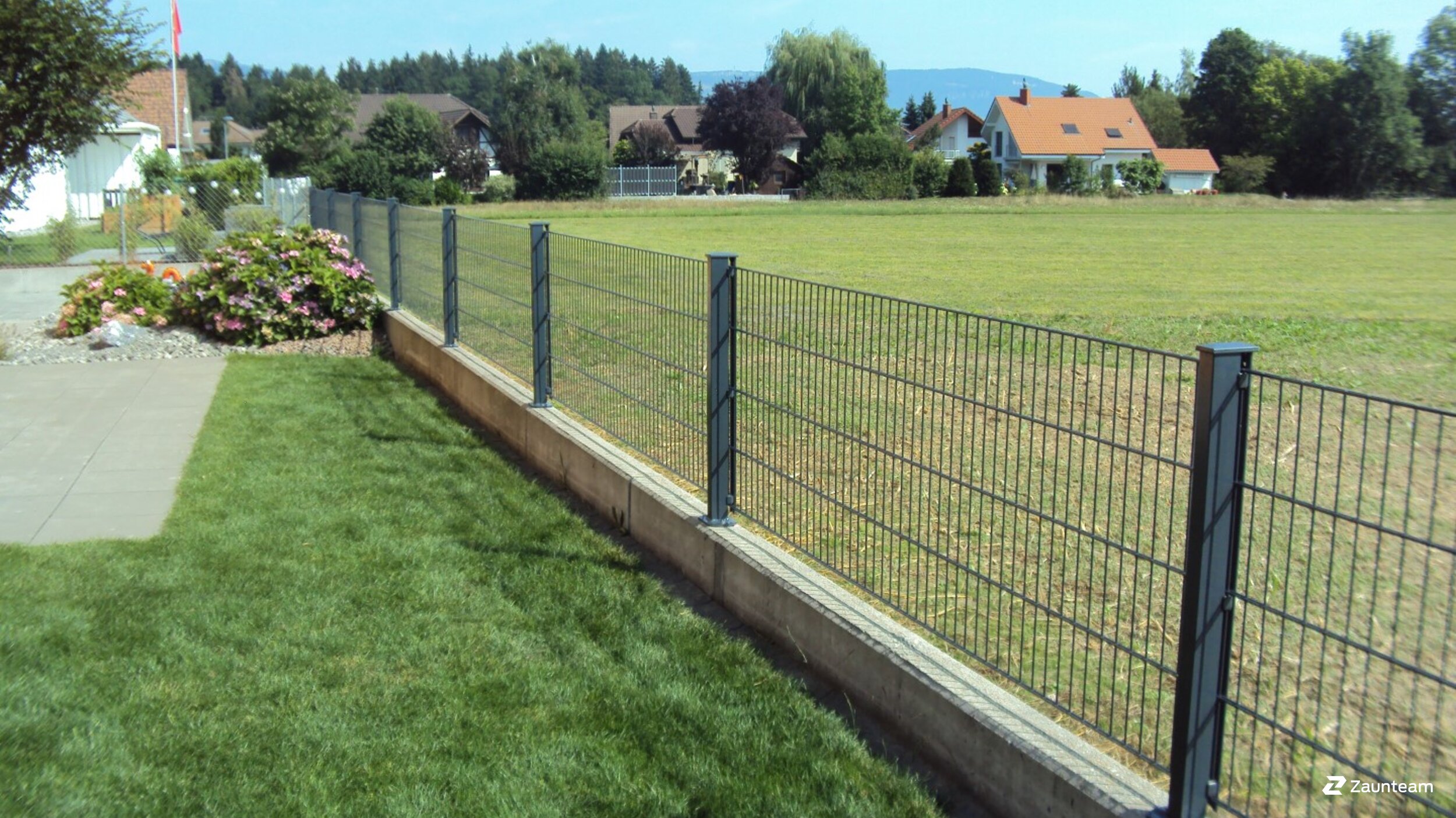 Doppelstabmattenzaun aus dem 2019 in 4566 Kriegstetten Schweiz von Zaunteam Mittelland GmbH.