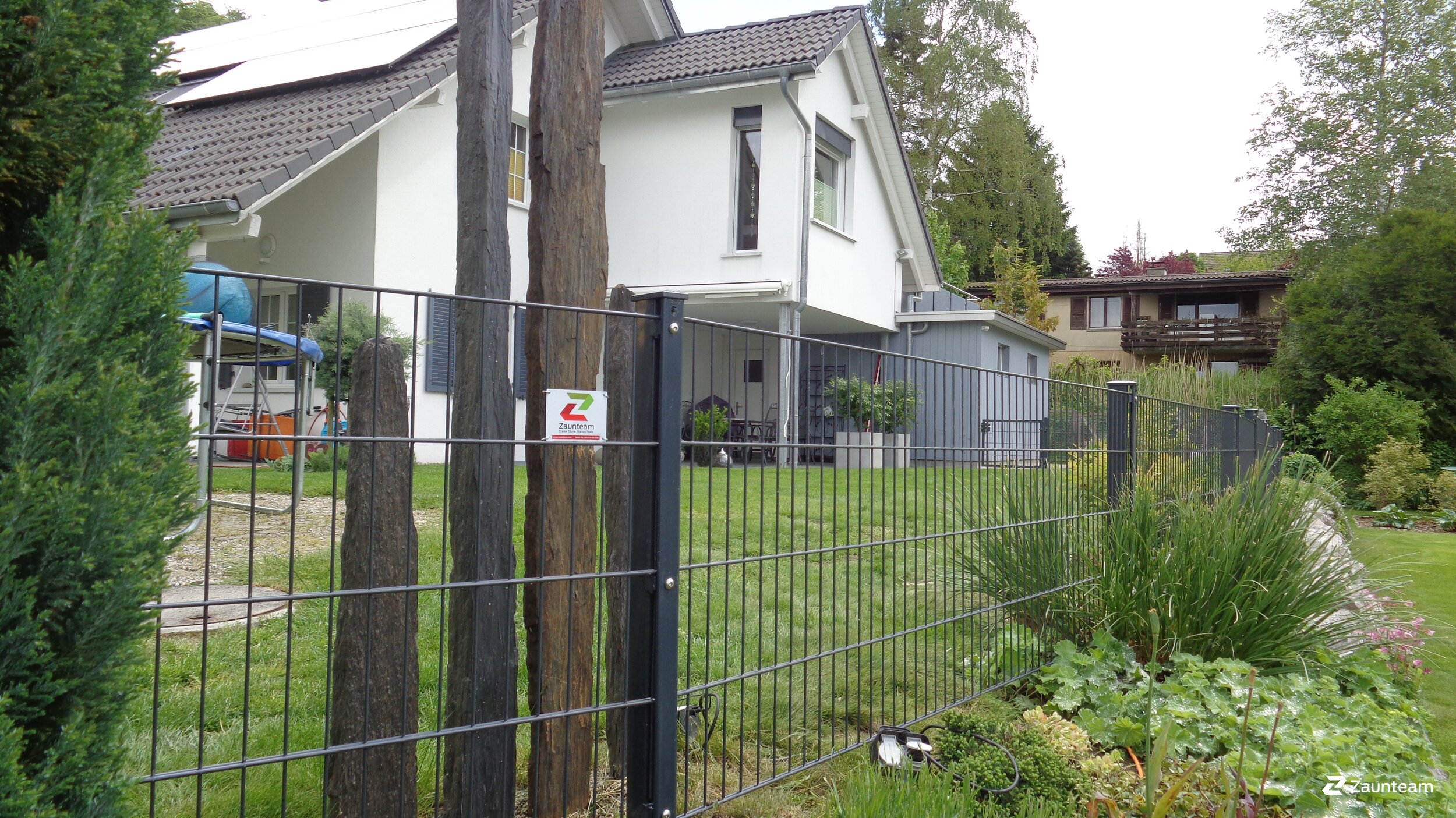 Doppelstabmattenzaun aus dem 2016 in 4922  Bützberg Schweiz von Zaunteam Mittelland GmbH.