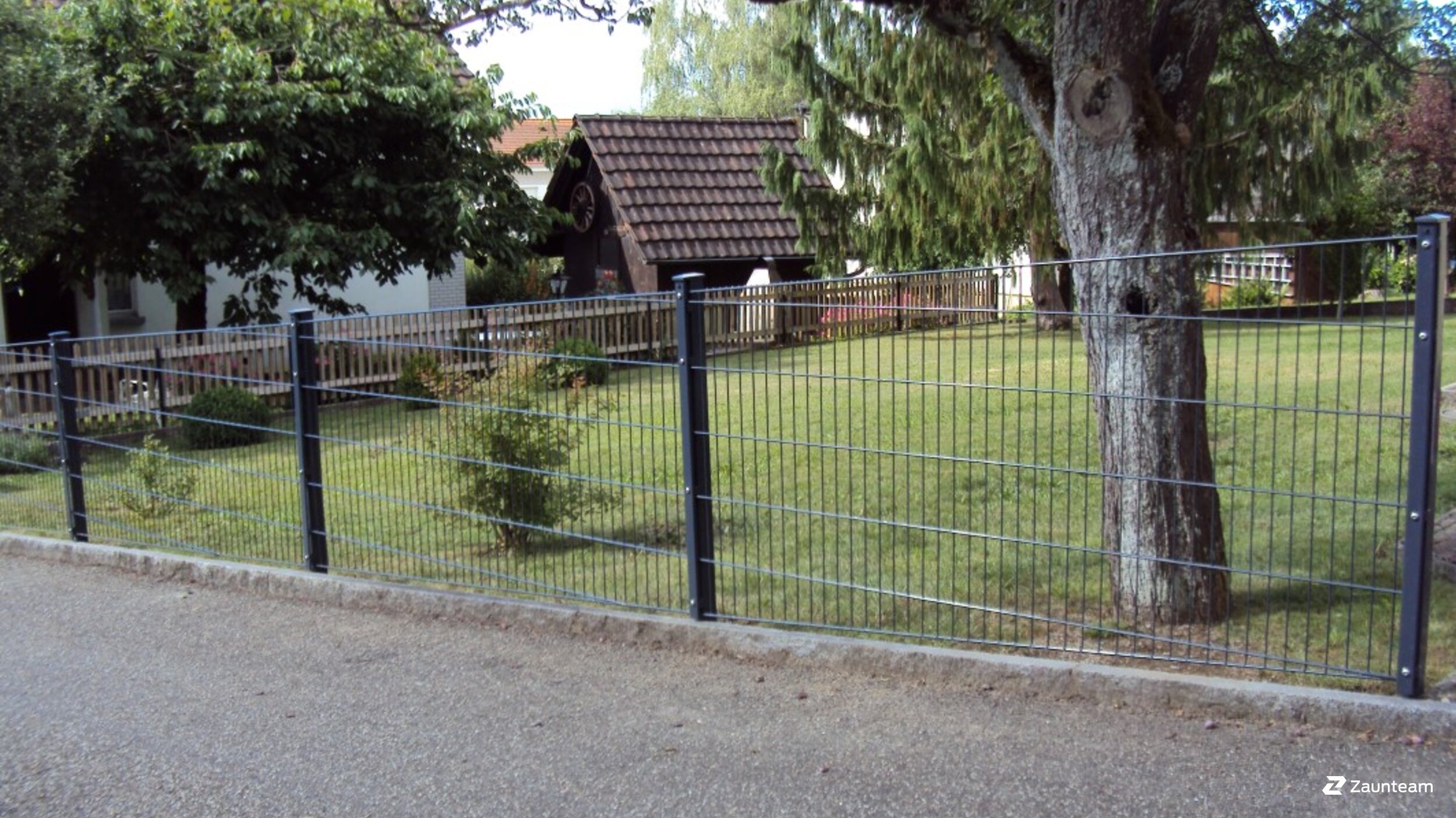 Doppelstabmattenzaun aus dem 2017 in 2544 Bettlach Schweiz von Zaunteam Mittelland GmbH.