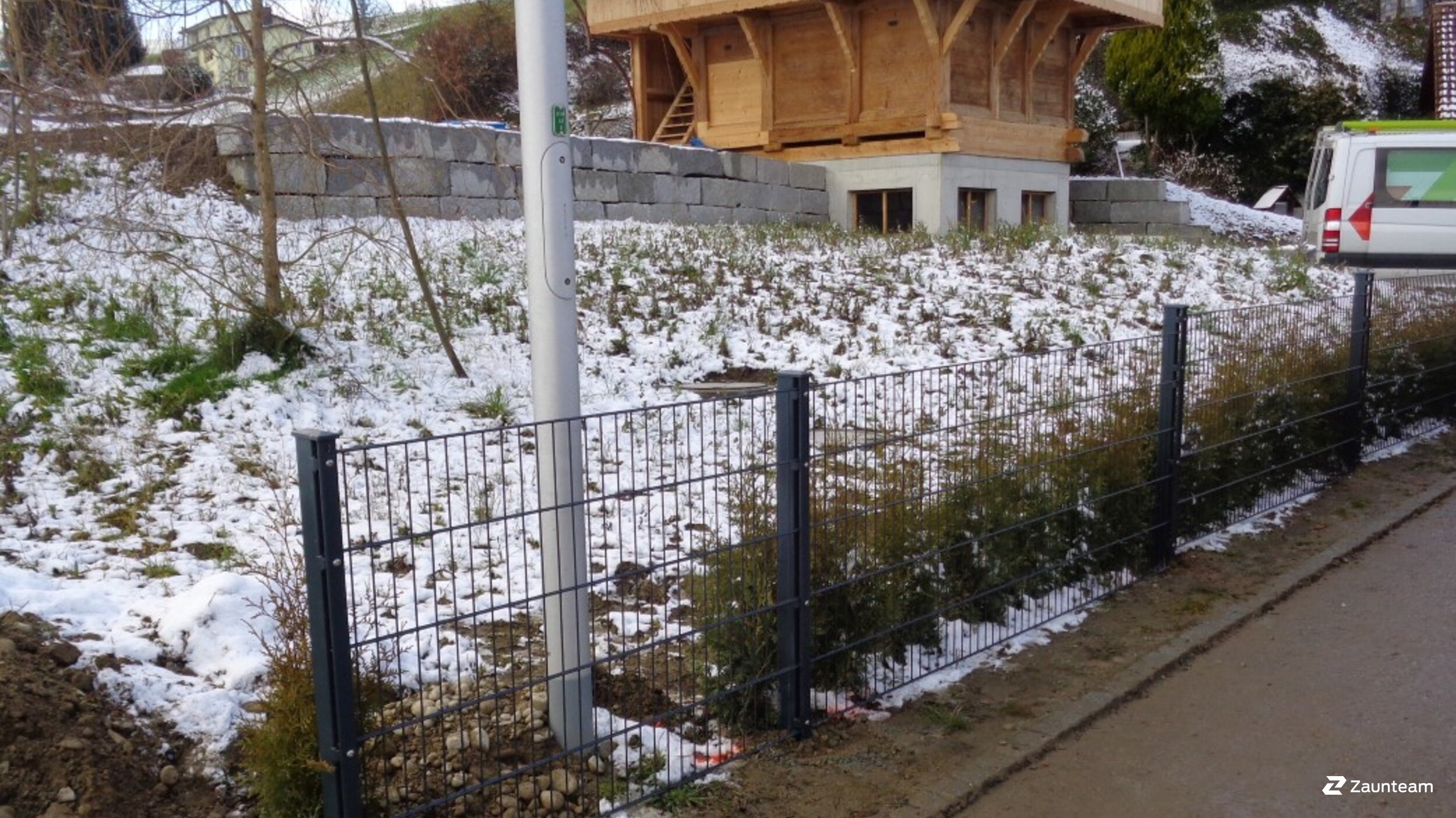 Clôture en panneau double fil de 2017 à 4917 Melchnau Suisse de Zaunteam Mittelland GmbH.