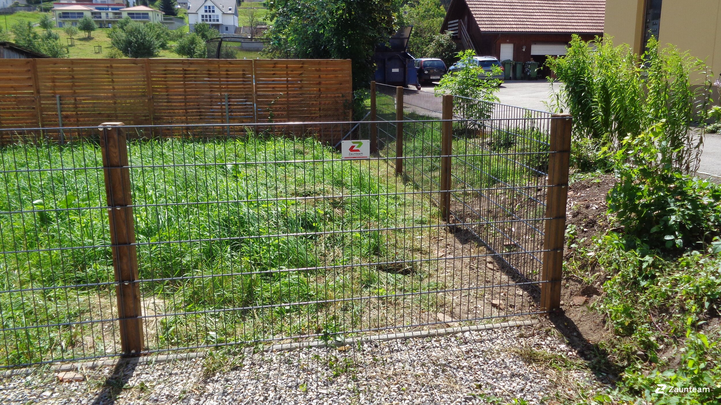 Doppelstabmattenzaun aus dem 2016 in 4703 Kestenholz Schweiz von Zaunteam Mittelland GmbH.