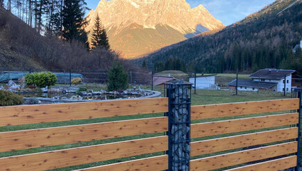 Aluminium Sichtschutz aus dem 2020 in 6633 Biberwier Österreich von Zaunteam Allgäu.