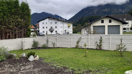 Clôture en béton de 2020 à 6600 Breitenwang Autriche de Zaunteam Allgäu.